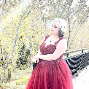 Meet your Posher, Evva